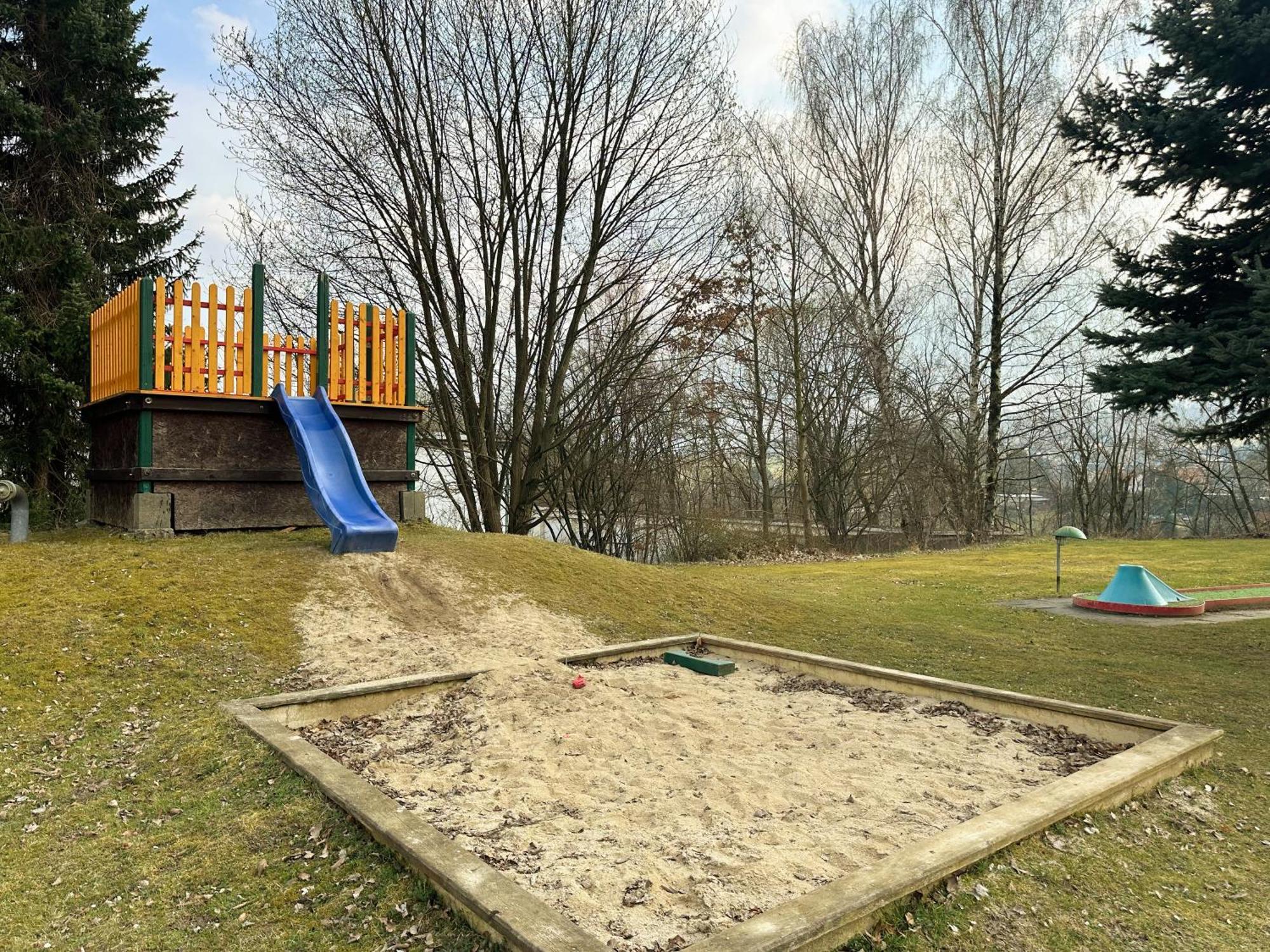 Hotel Am Laerchenberg I Fruehstueck, Wlan, Parkplatz Schirgiswalde-Kirschau Extérieur photo