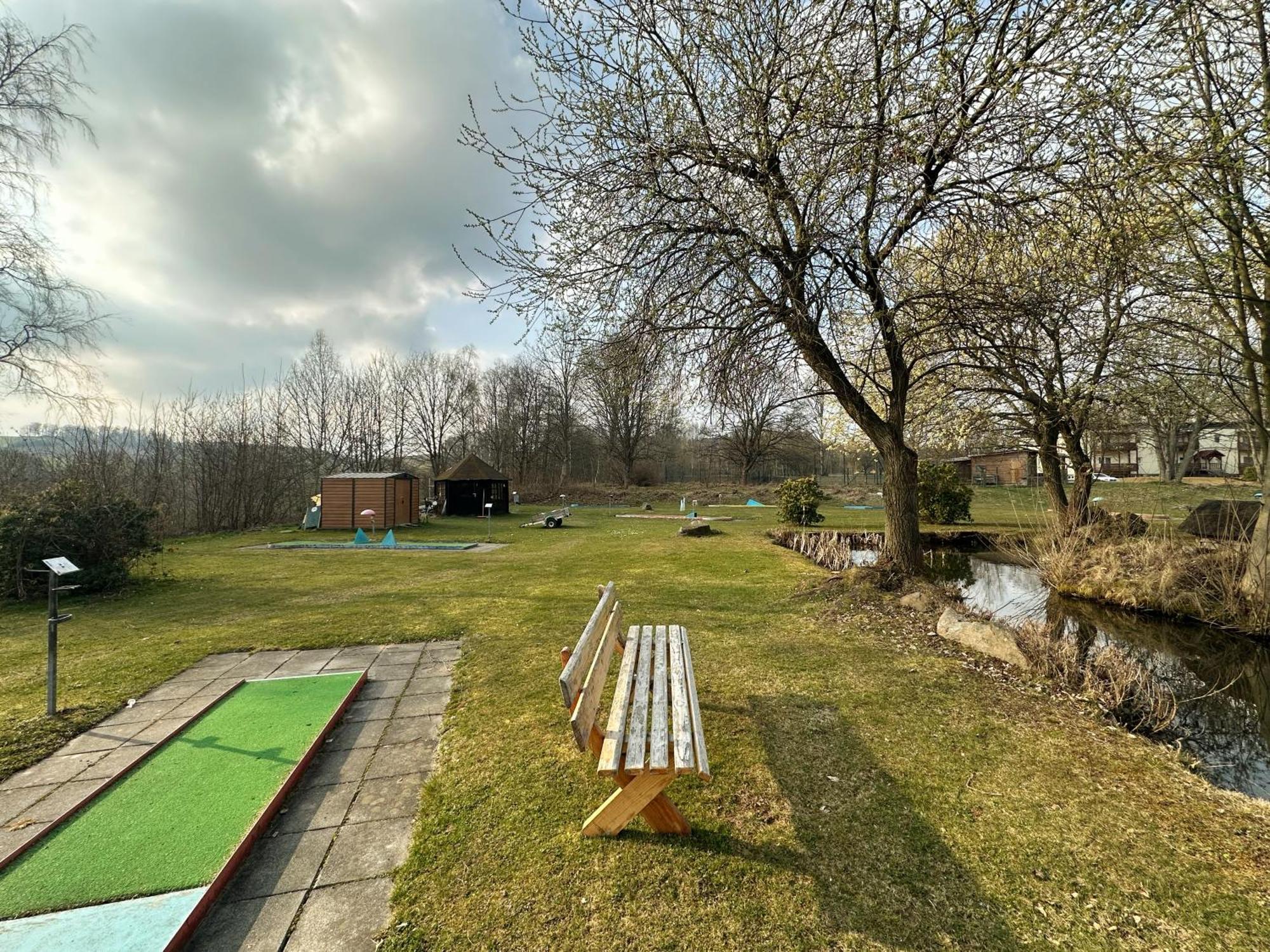 Hotel Am Laerchenberg I Fruehstueck, Wlan, Parkplatz Schirgiswalde-Kirschau Extérieur photo