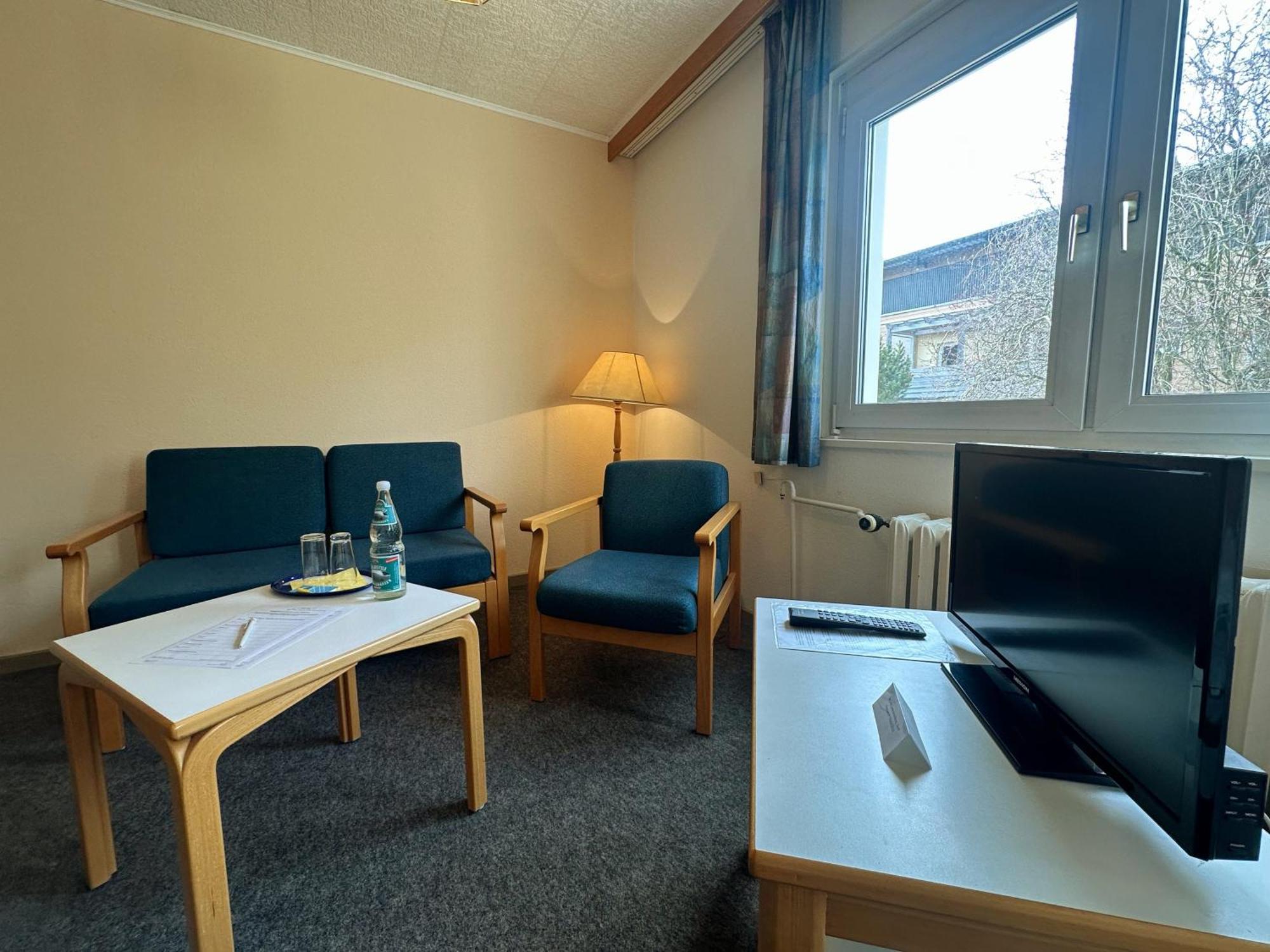 Hotel Am Laerchenberg I Fruehstueck, Wlan, Parkplatz Schirgiswalde-Kirschau Extérieur photo