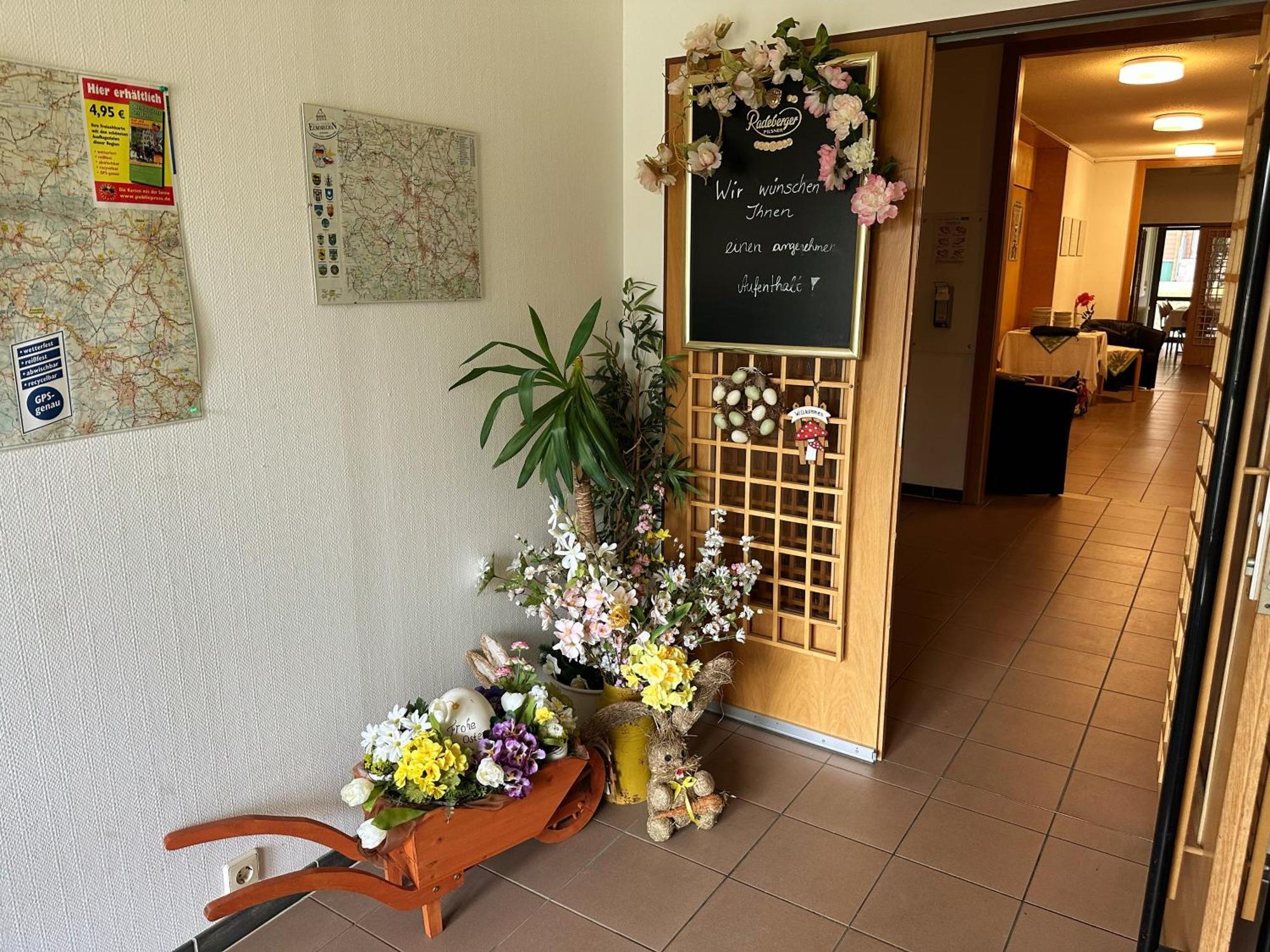 Hotel Am Laerchenberg I Fruehstueck, Wlan, Parkplatz Schirgiswalde-Kirschau Extérieur photo