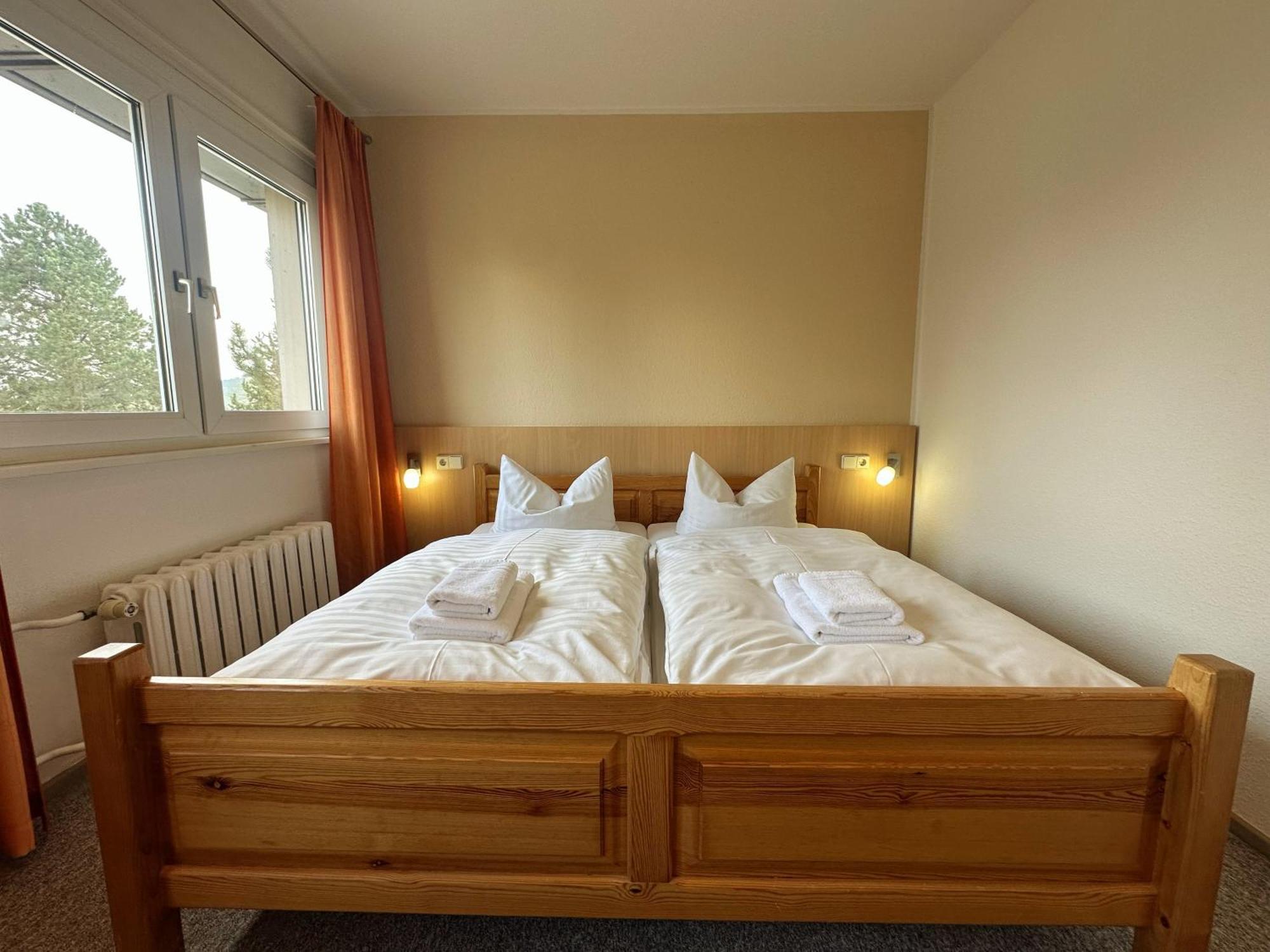 Hotel Am Laerchenberg I Fruehstueck, Wlan, Parkplatz Schirgiswalde-Kirschau Extérieur photo