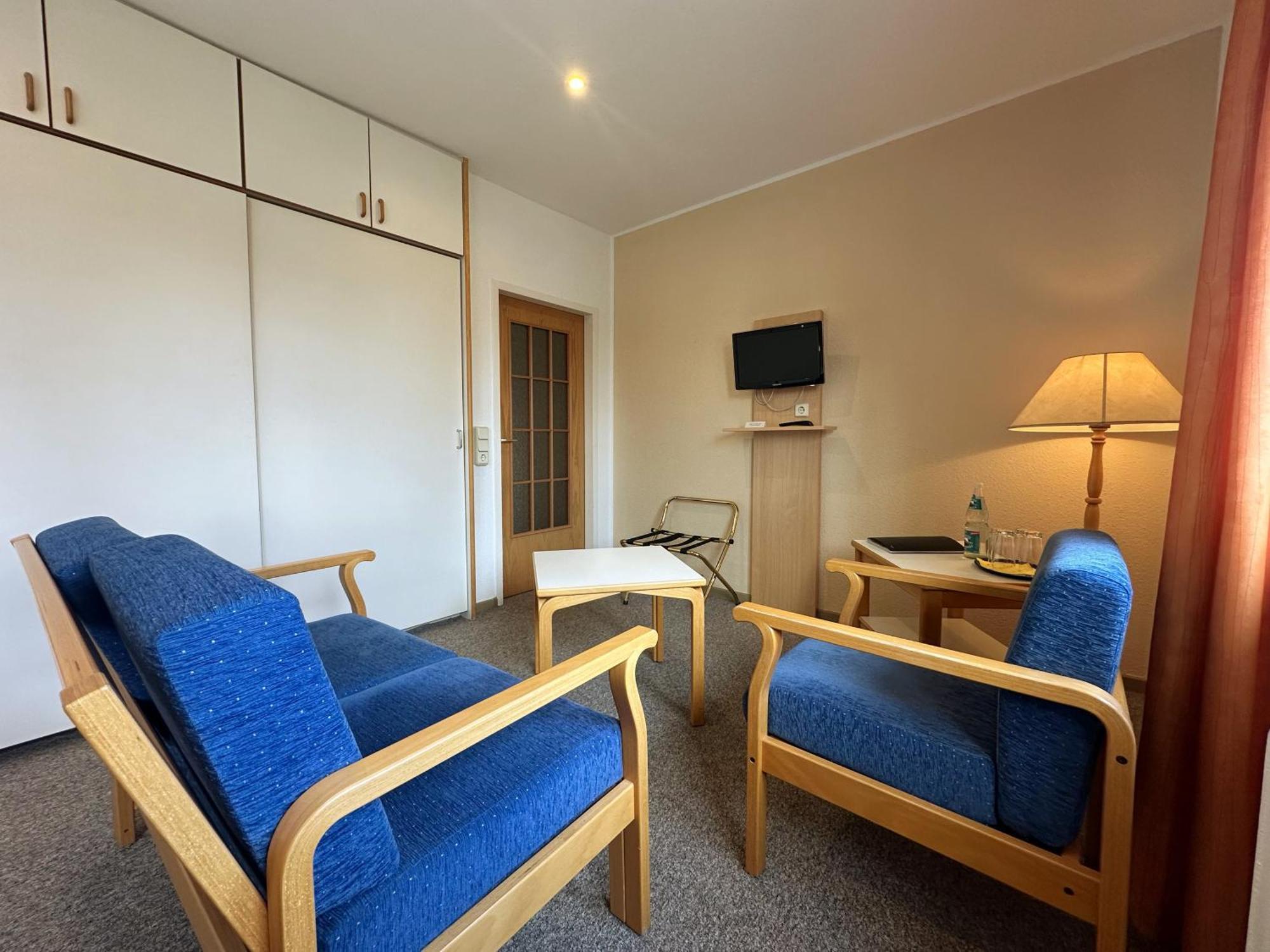Hotel Am Laerchenberg I Fruehstueck, Wlan, Parkplatz Schirgiswalde-Kirschau Extérieur photo