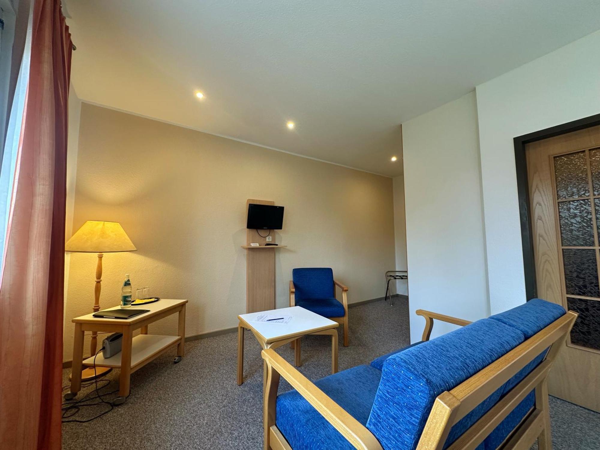 Hotel Am Laerchenberg I Fruehstueck, Wlan, Parkplatz Schirgiswalde-Kirschau Extérieur photo
